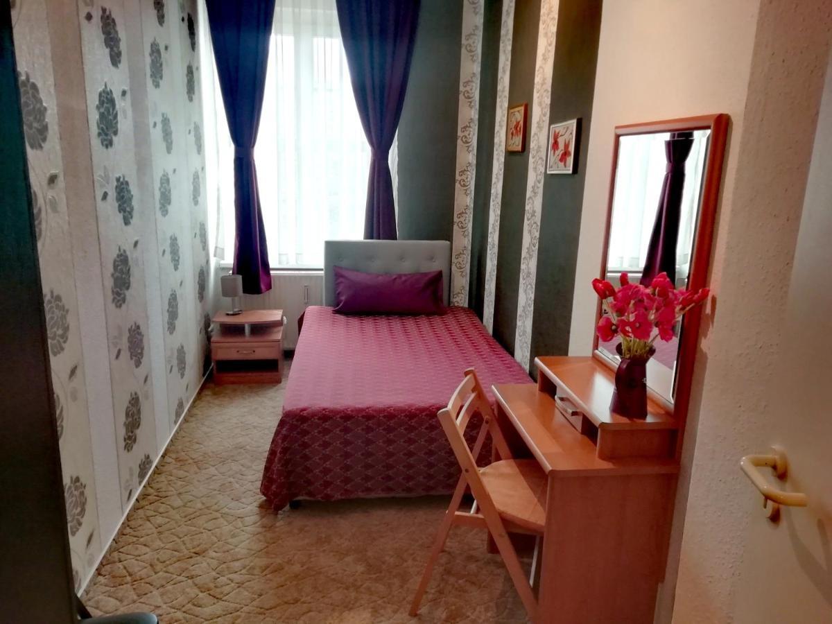 Grosse Wohnung Mit Terrasse Im Altstadtzentrum - Ferienwohnung Chiplakoff Blankenburg  Buitenkant foto